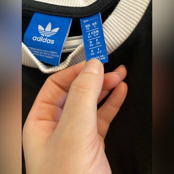 ADIDAS Size Small - Picture 3 of 4